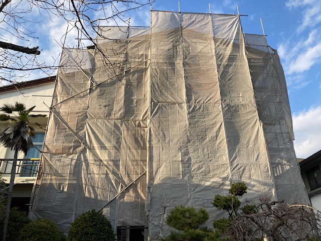 雨漏り補修工事の足場