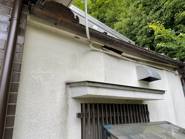 壁から雨漏り